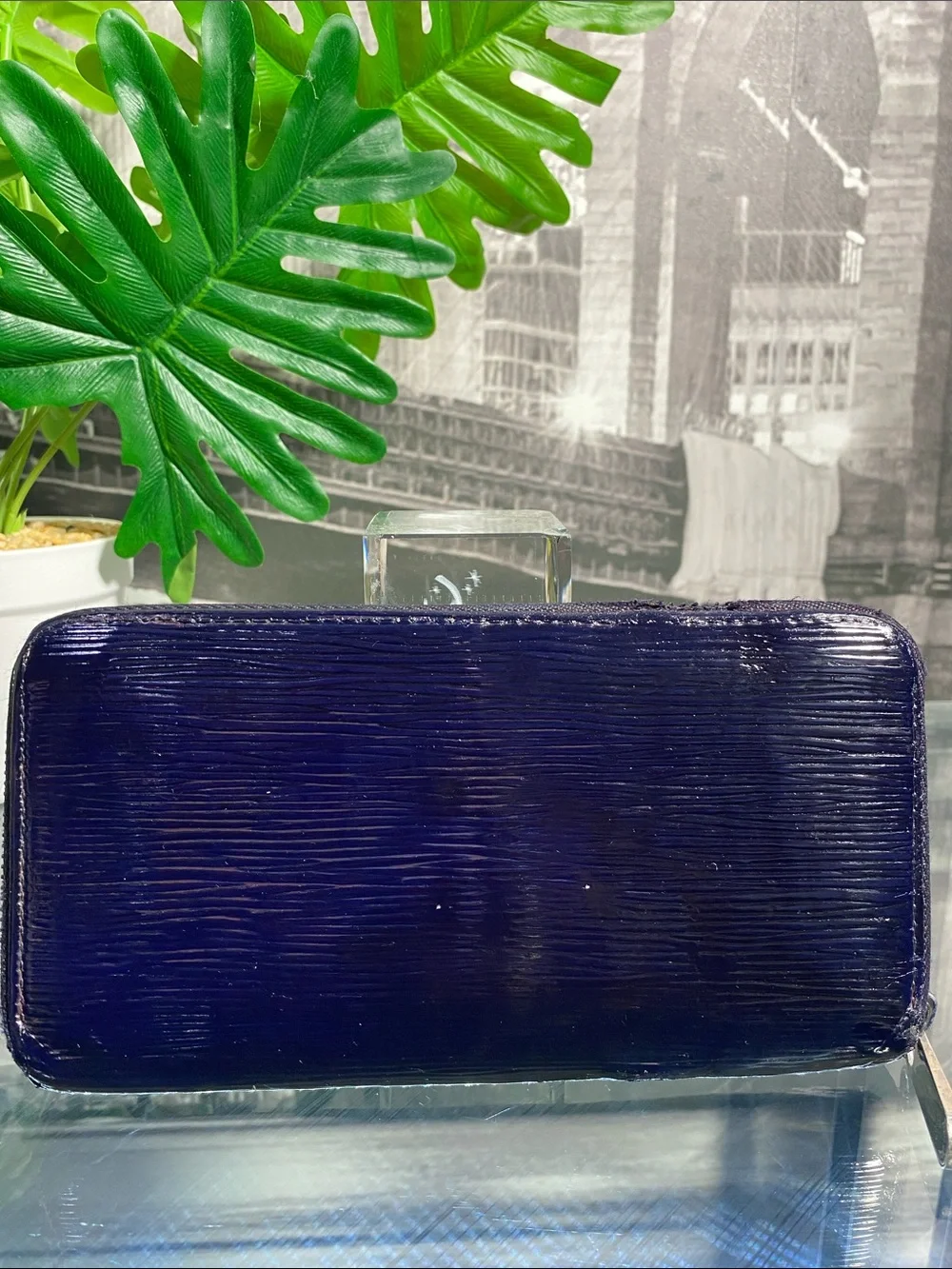 Authentic Rare Louis Vuitton Epi Zippy Wallet